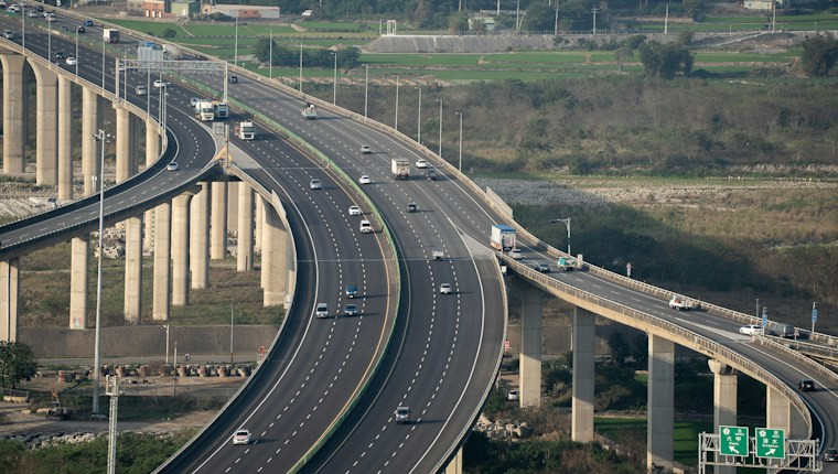 台灣高速公路 ETC 完整指南｜外國旅客怎麼繳費、費率多少、租車 eTag 全說明